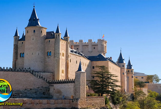 Spanyol: Menjelajahi Kastil dan Bentengnya